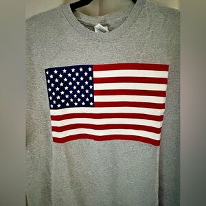 American flag tee NWT unisex size LARGE
& Medium grey 100% cotton